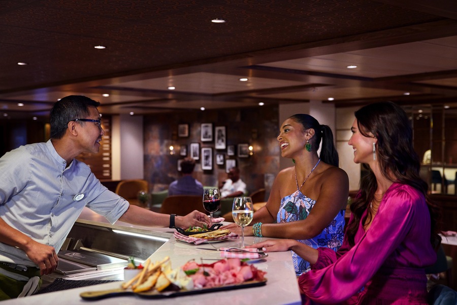RCI Utopia of the Seas Giovannis Wine Bar - N.Morley 0.jpg.jpg